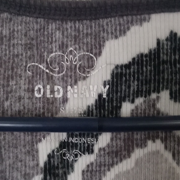 OLD NAVY LADIE'S TOP - Picture 4 of 4